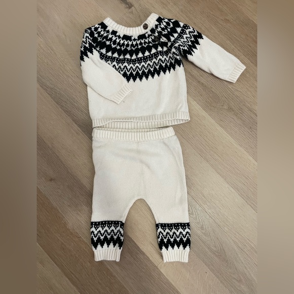 Old Navy Other - Faire isle style baby sweater set